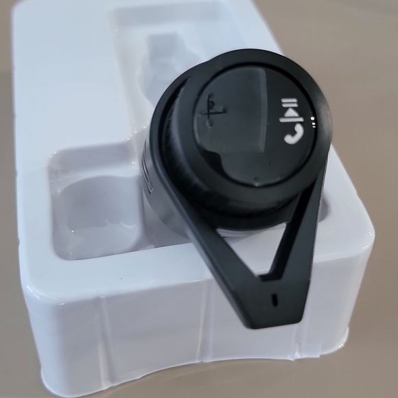 Scosche Bluetooth Power Delivery FM Transmitter - Black - Open Box - Picture 9 of 11